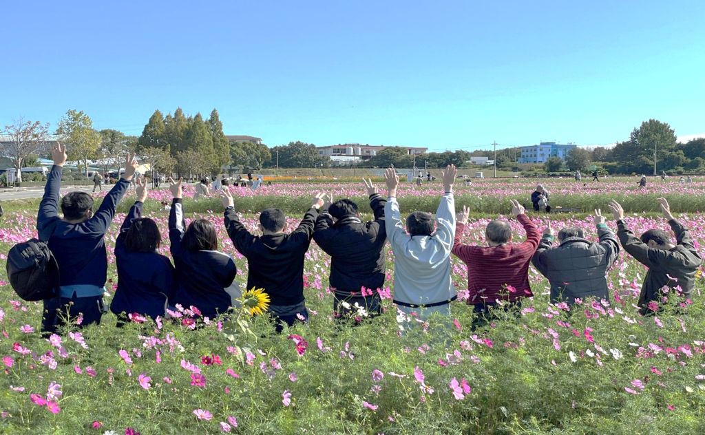 【院外レク】コスモス散策に行ってきました